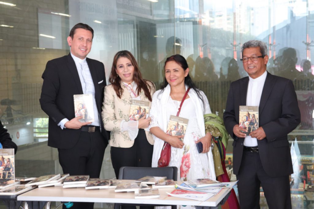 Bogota libro reforma filbo2 Lanzamiento del libro ‘500 Años de la Reforma Protestante. Una mirada al futuro desde el pasado’ en la Feria del Libro de Bogotá